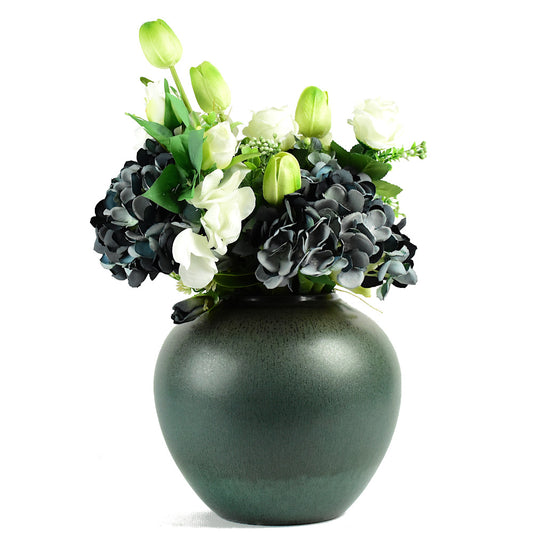 Mű hortenzia tulipánnal vázában